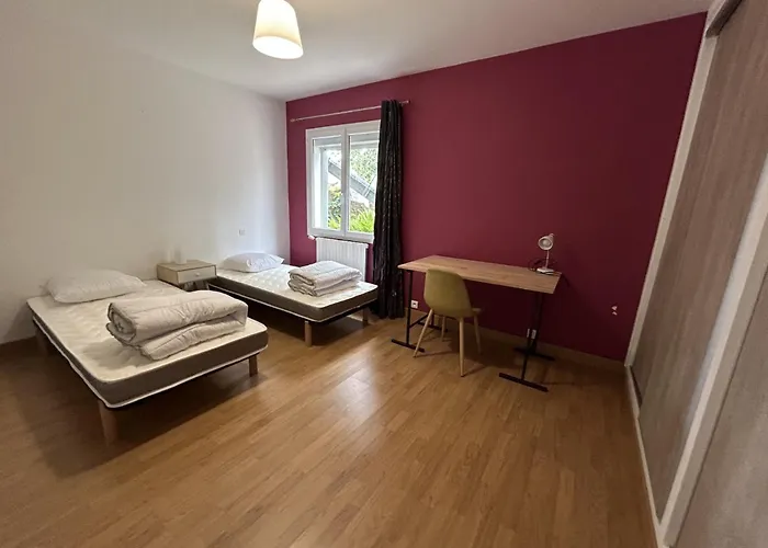 House Of Dreamers - 6 Bedrooms - 12 People - Near Holiday home